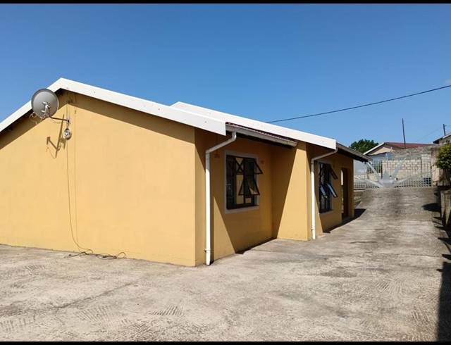 3 BEDROOM HOUSE FOR SALE IN KWAMASHU